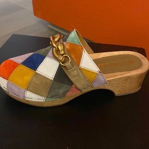 TORY BURCH CLOGS SIZE 7